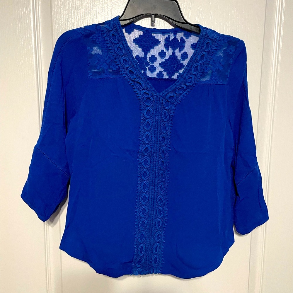 Beautiful women’s lace / crochet design blouse